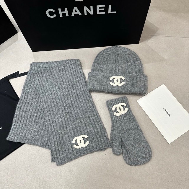 Fashion Design Knitting Hats Scarf Gloves Set 3 Pieces