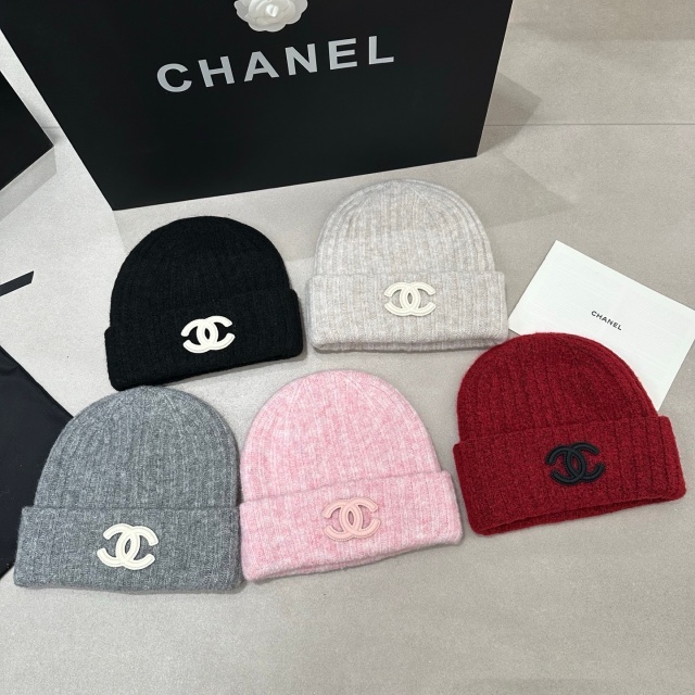Fashion Design Knitting Hats Scarf Gloves Set 3 Pieces