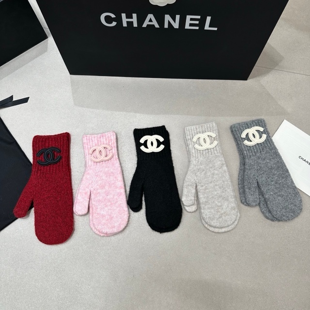 Fashion Design Knitting Hats Scarf Gloves Set 3 Pieces
