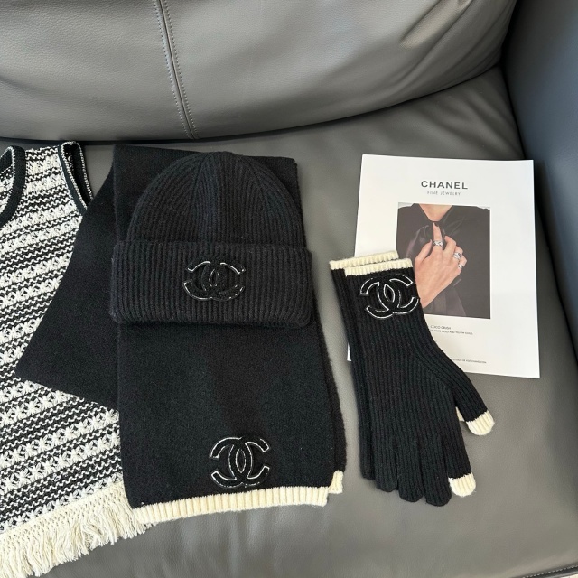 Fashion Logo Design Knitting Beanie Hats Scarf Gloves Set