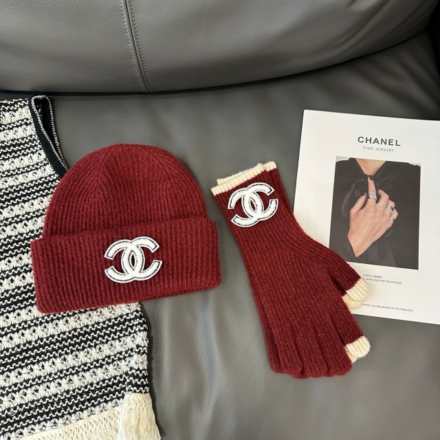 Fashion Logo Design Knitting Beanie Hats Scarf Gloves Set