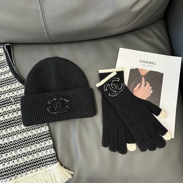 Fashion Logo Design Knitting Beanie Hats Scarf Gloves Set