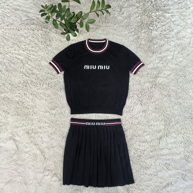Fashion Knit Pleated Skirt Set