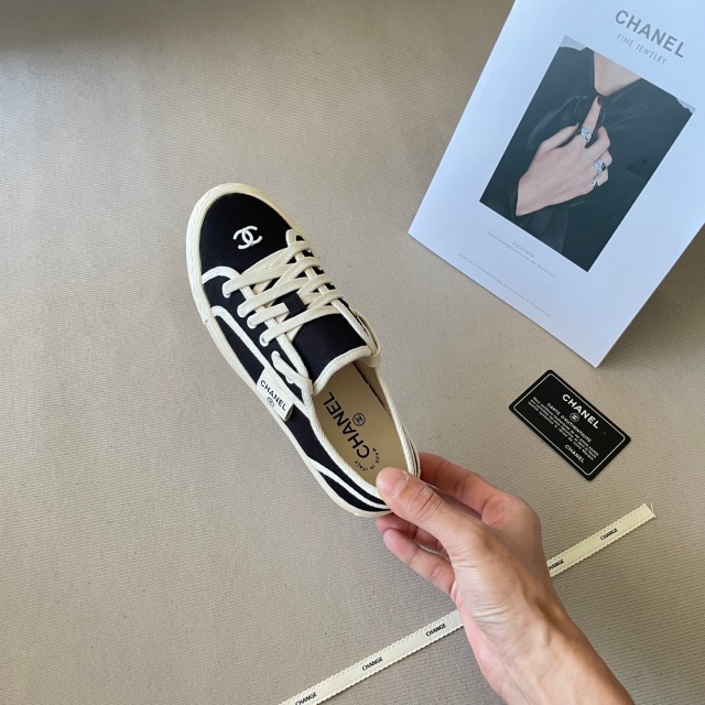Fashion Lace-Up Women Canvas Shoes