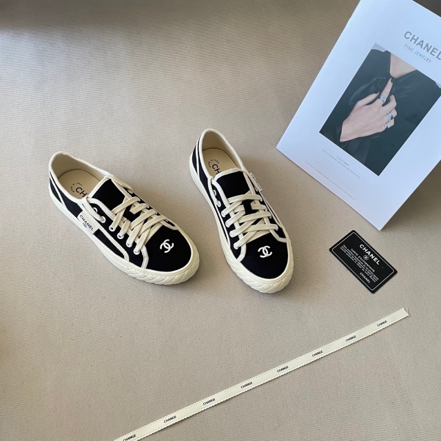 Fashion Lace-Up Women Canvas Shoes
