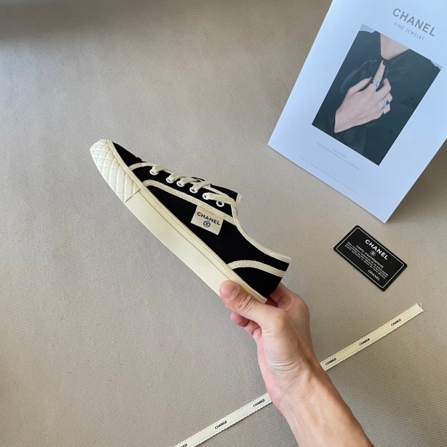 Fashion Lace-Up Women Canvas Shoes