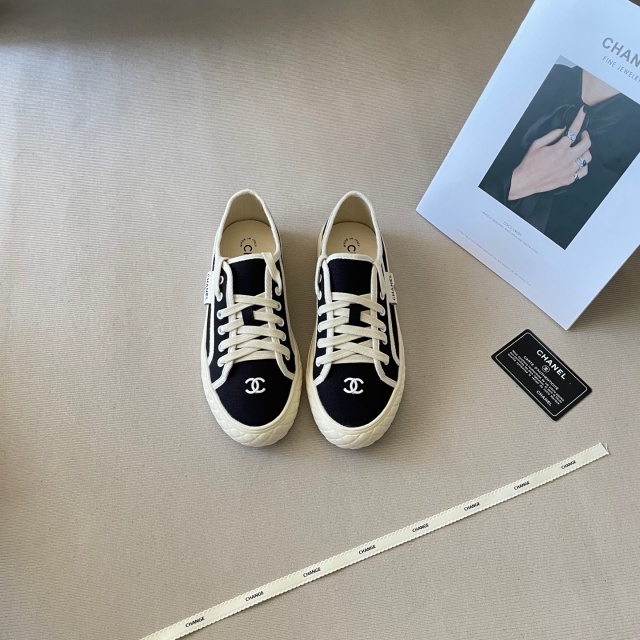 Fashion Lace-Up Women Canvas Shoes