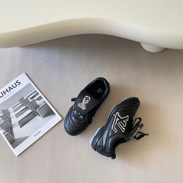 Fashion Leather Unisex Soccer Shoes Casual Shoes