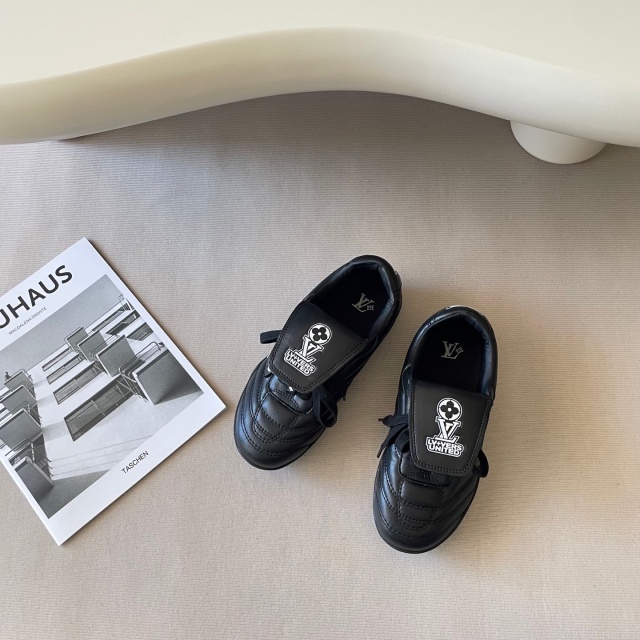 Fashion Leather Unisex Soccer Shoes Casual Shoes