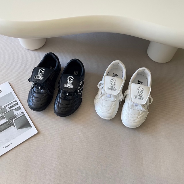 Fashion Leather Unisex Soccer Shoes Casual Shoes