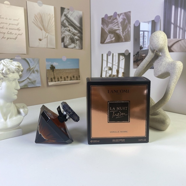 The Night Treasure Black Vanilla Perfume