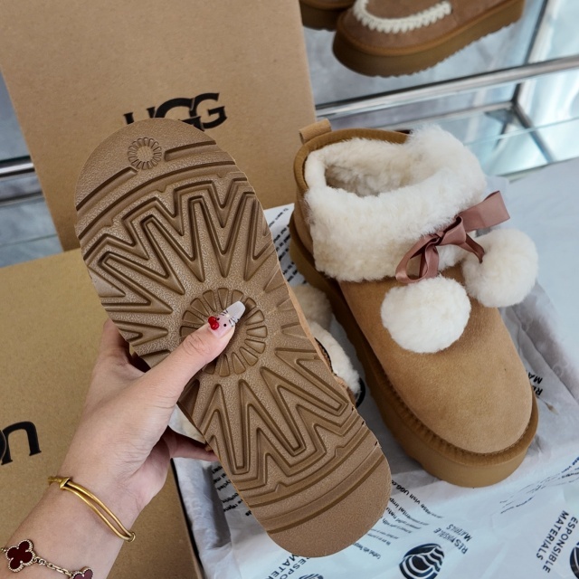 Winter Fashion Thick-Soled Wool Furry Boots