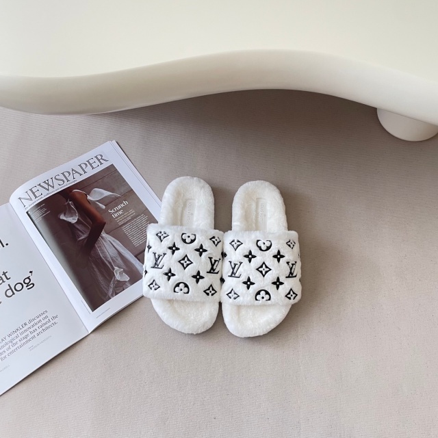 Luxury Fashion Women Furry Slipper