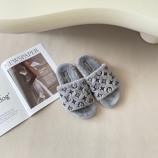 Luxury Fashion Women Furry Slipper