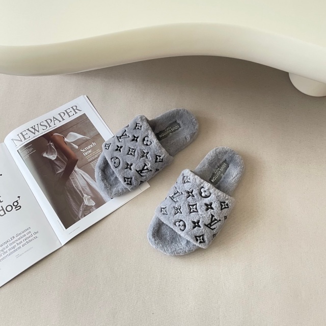 Luxury Fashion Women Furry Slipper