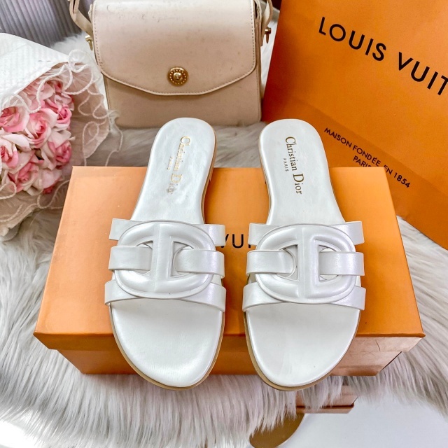 Luxury Fashion Hollow Out Women Casual Slipper