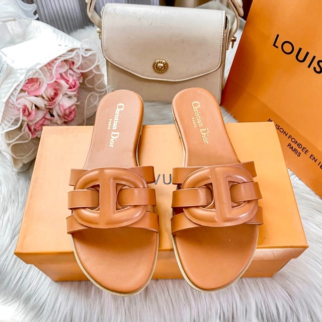 Luxury Fashion Hollow Out Women Casual Slipper