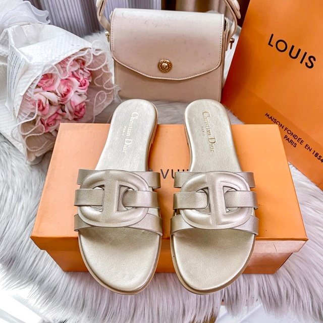 Luxury Fashion Hollow Out Women Casual Slipper
