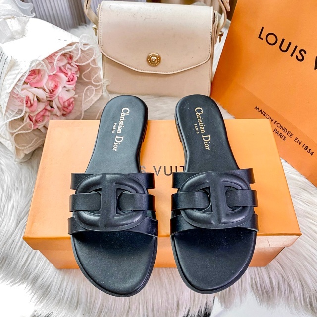Luxury Fashion Hollow Out Women Casual Slipper