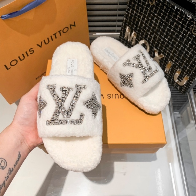 Rhinestones Fashion Women Winter Furry Slippers