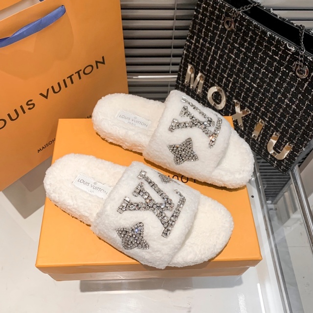 Rhinestones Fashion Women Winter Furry Slippers