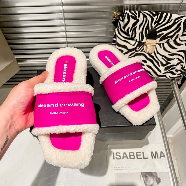 Winter Fashion Women Furry Slippers