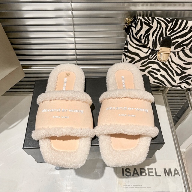 Winter Fashion Women Furry Slippers