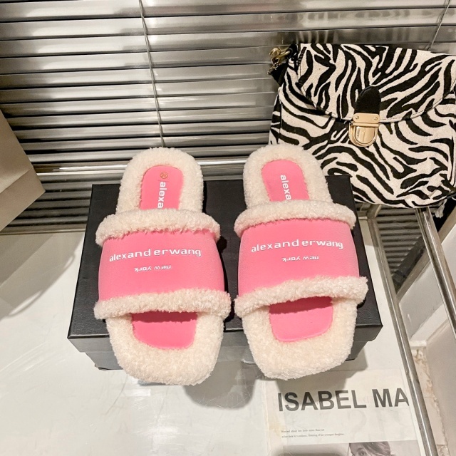 Winter Fashion Women Furry Slippers