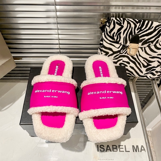 Winter Fashion Women Furry Slippers
