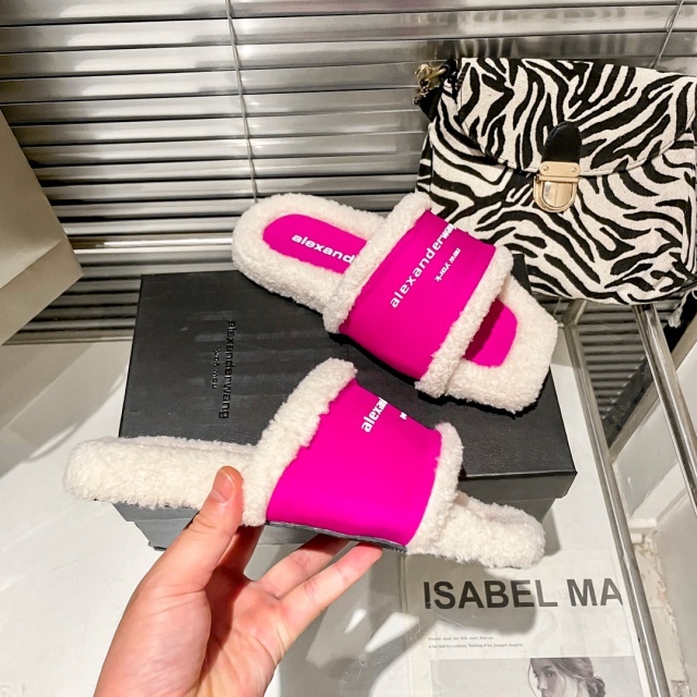 Winter Fashion Women Furry Slippers