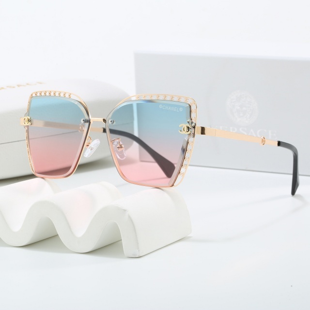 Small Metal Oval Frame Luxury Sunglasses