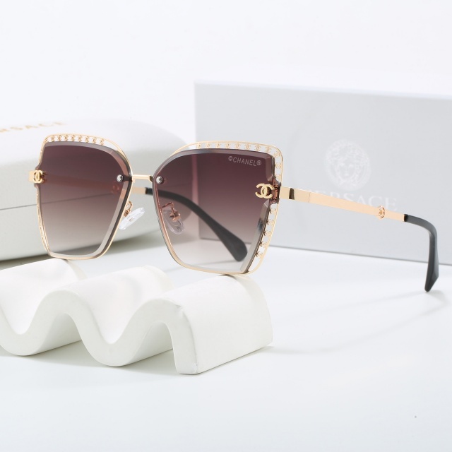 Small Metal Oval Frame Luxury Sunglasses