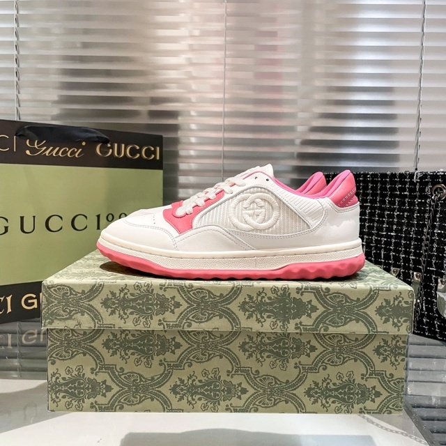 Fashion Embroidery Lace-Up Comfort Sneakers