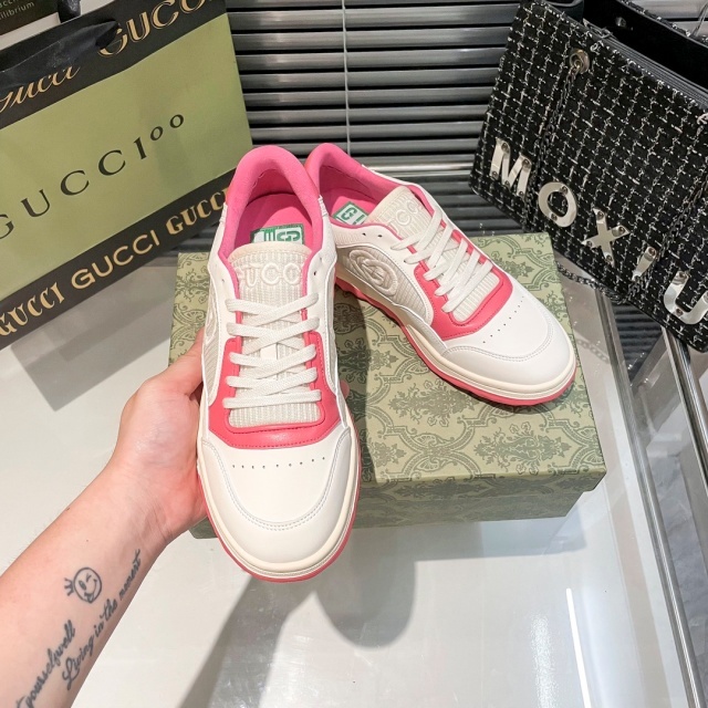 Fashion Embroidery Lace-Up Comfort Sneakers
