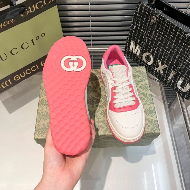 Fashion Embroidery Lace-Up Comfort Sneakers
