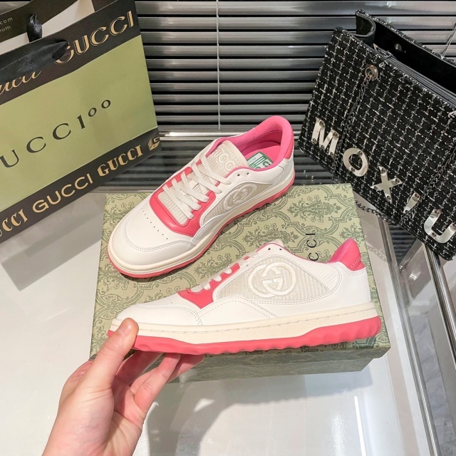 Fashion Embroidery Lace-Up Comfort Sneakers