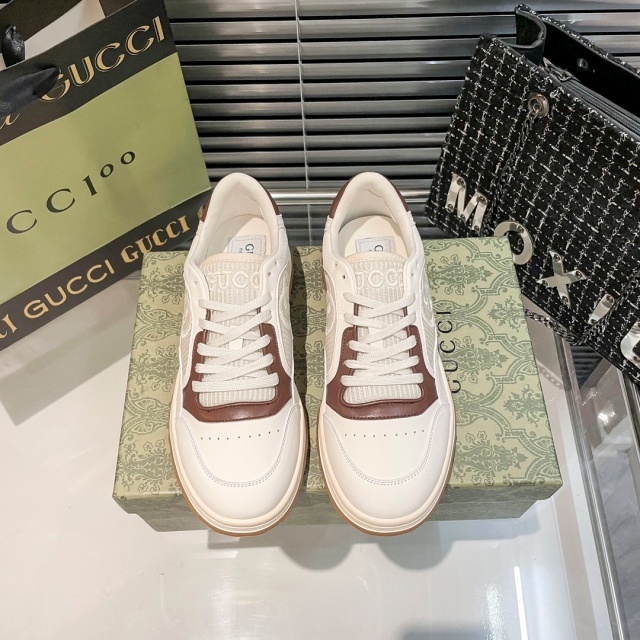 Fashion Embroidery Lace-Up Comfort Sneakers