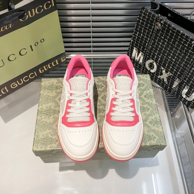 Fashion Embroidery Lace-Up Comfort Sneakers