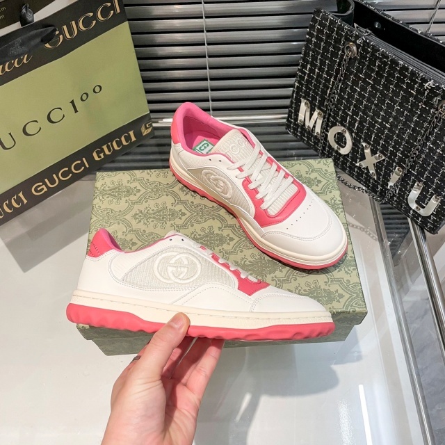 Fashion Embroidery Lace-Up Comfort Sneakers