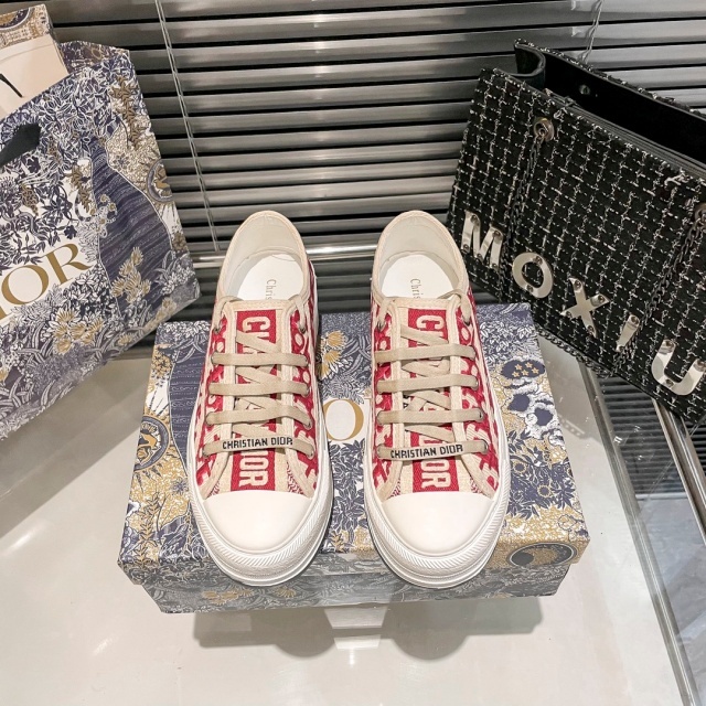 Fashion Embroidery Women Casual Sneakers
