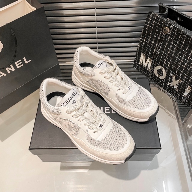 Fashion Lace-Up Comfort Sneakers