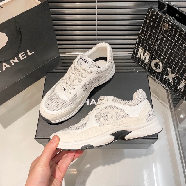 Fashion Lace-Up Comfort Sneakers