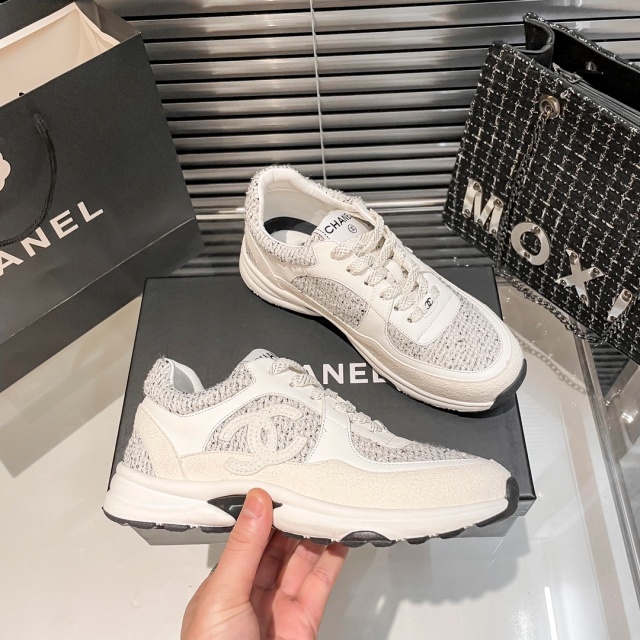 Fashion Lace-Up Comfort Sneakers