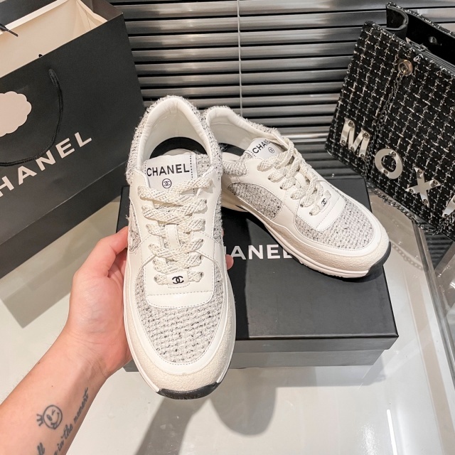 Fashion Lace-Up Comfort Sneakers