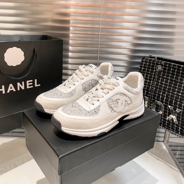 Fashion Lace-Up Comfort Sneakers