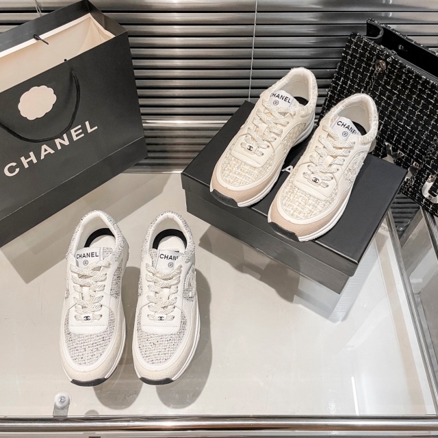 Fashion Lace-Up Comfort Sneakers