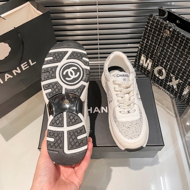 Fashion Lace-Up Comfort Sneakers