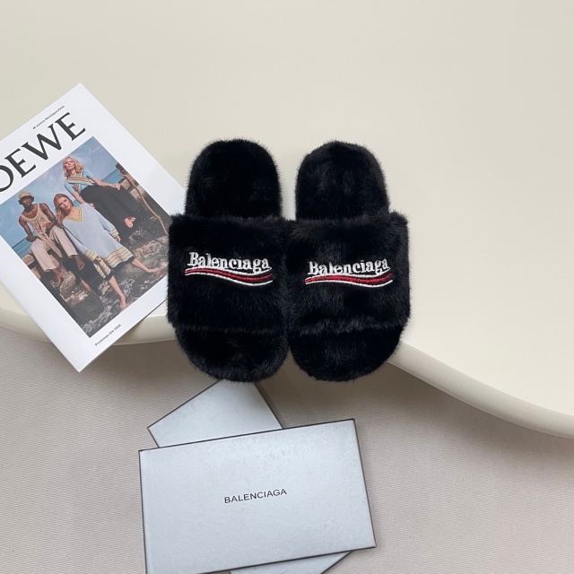 Fashion Winter Women Furry Slippers