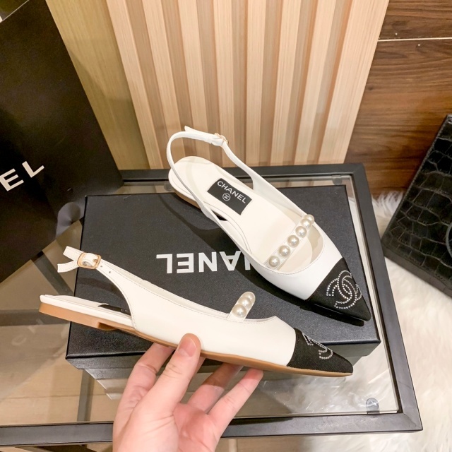 Pearl And Rhinestones Pointed Toe Flat Sandals