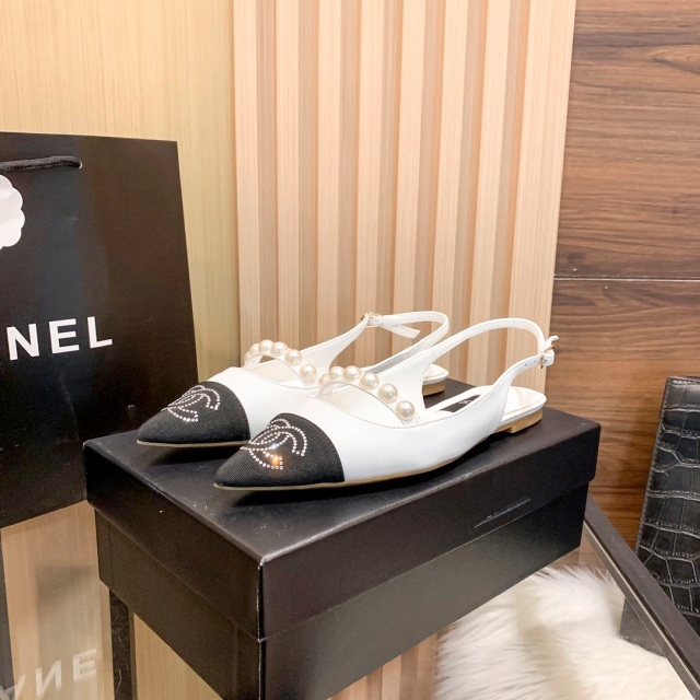 Pearl And Rhinestones Pointed Toe Flat Sandals
